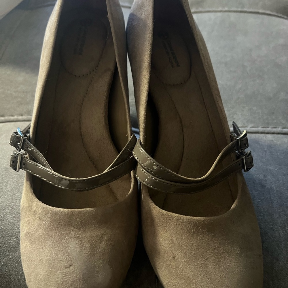 American Eagle Outfitters Tan Heels Suede Mary Jane